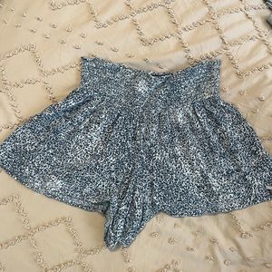 Volcom flowy shorts!